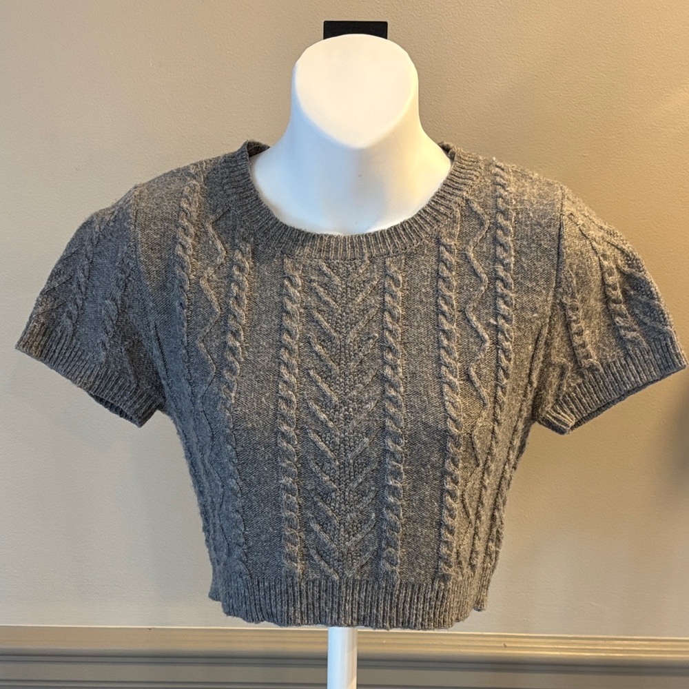 Emory Park Cropped Heather Gray Cable Knit Sweater size Small
